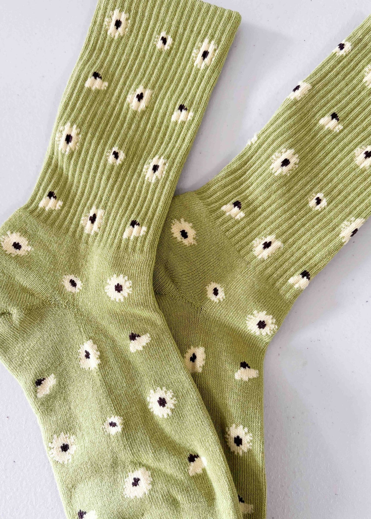 Daisy Dot Crew Socks