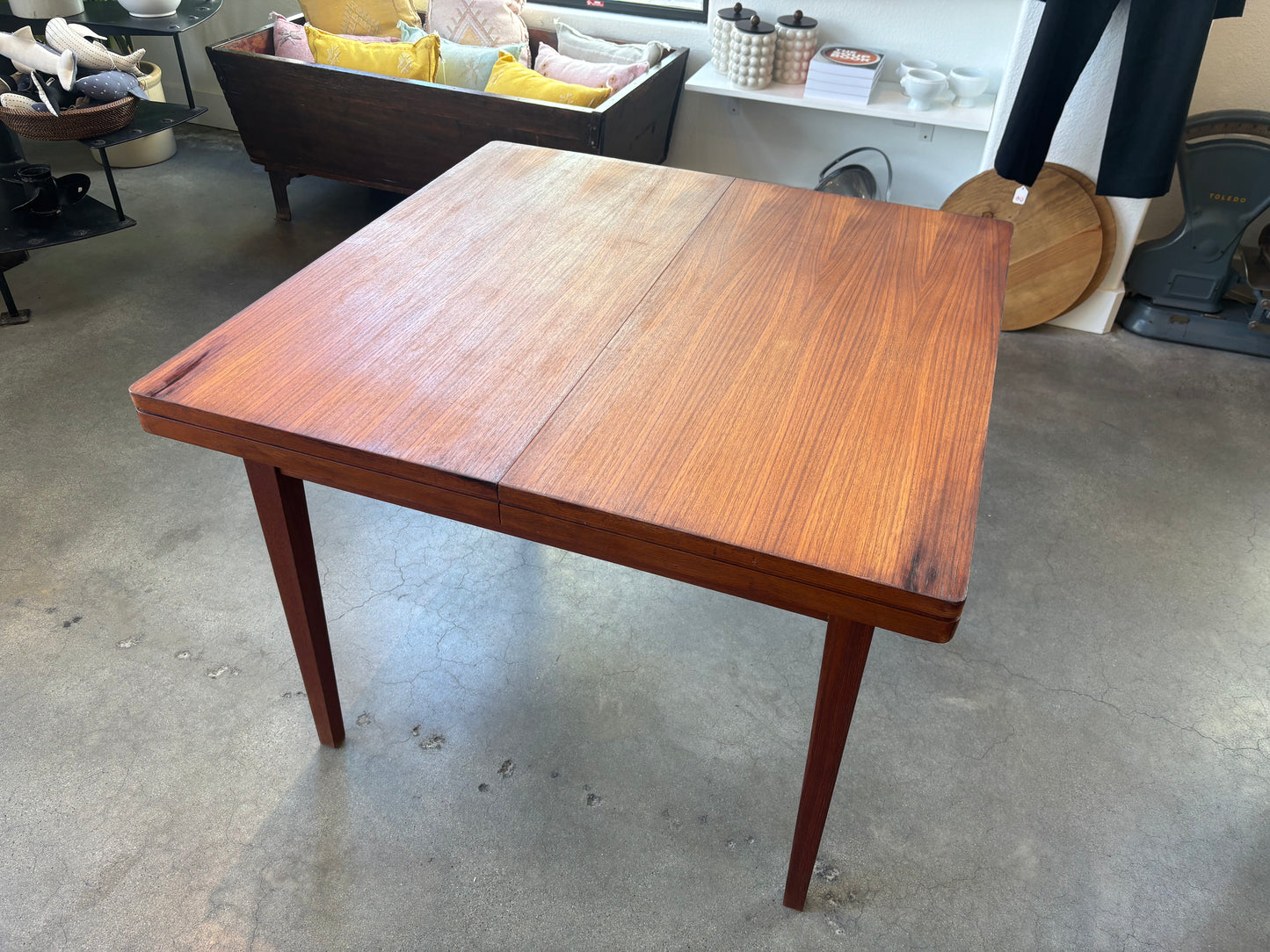 Butterfly Leaf Dining Table