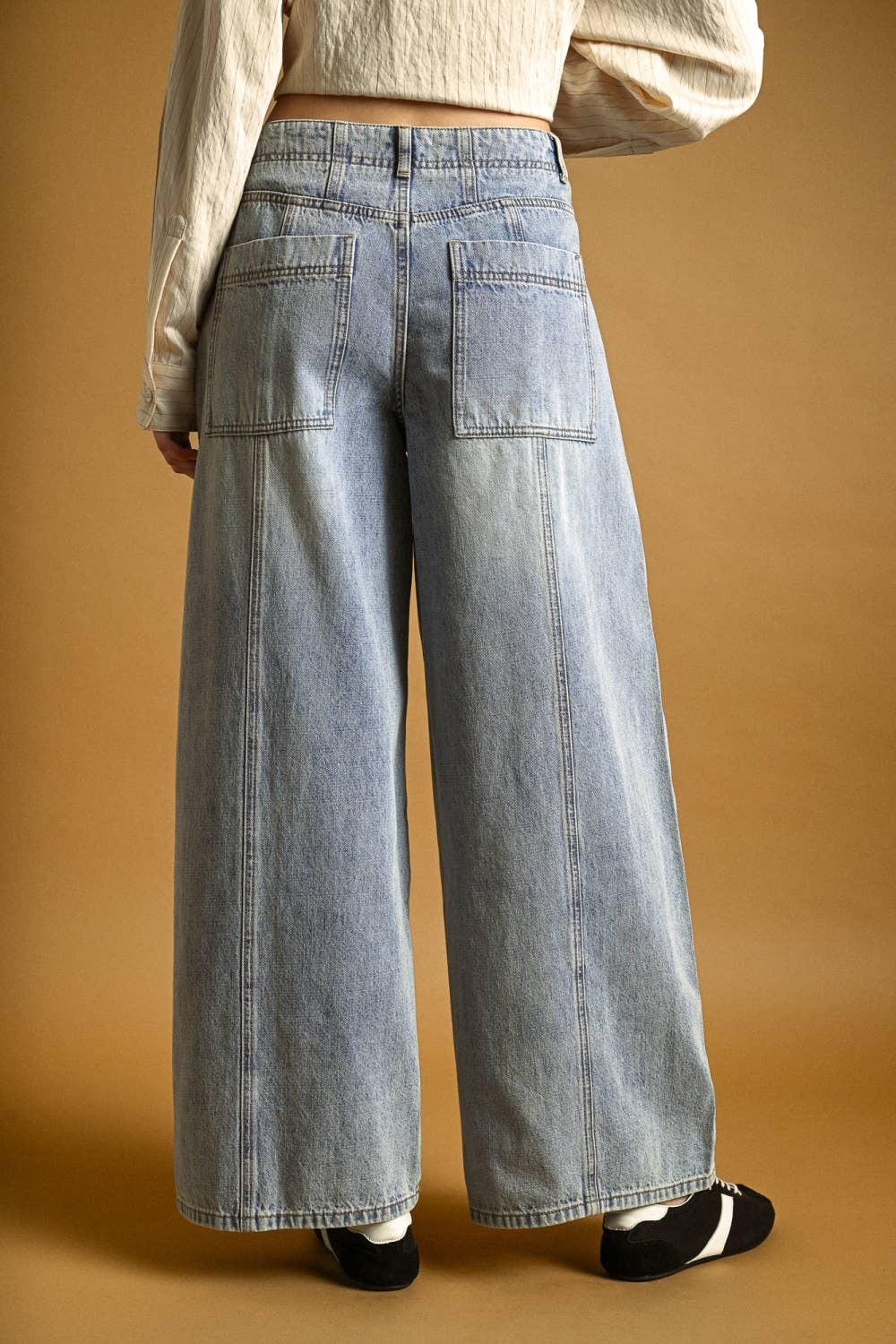 Wide Leg Paneled Jeans