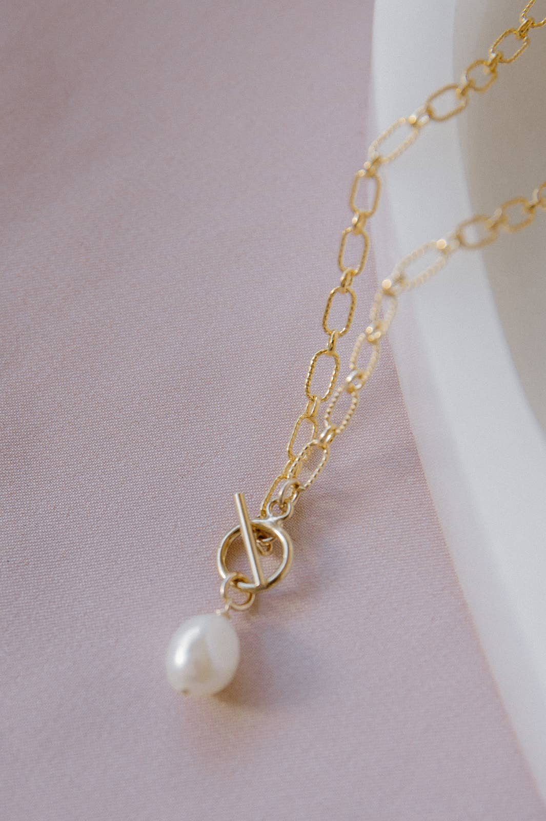 Savannah Pearl Toggle Necklace