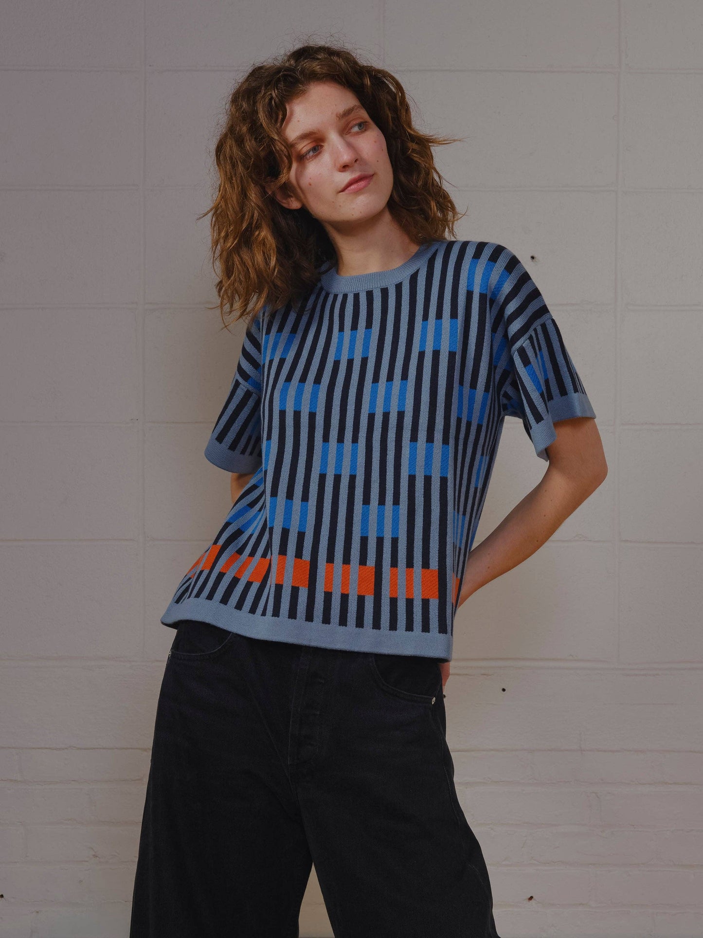 Bauhaus Sweater (blue/orange) - Neptune