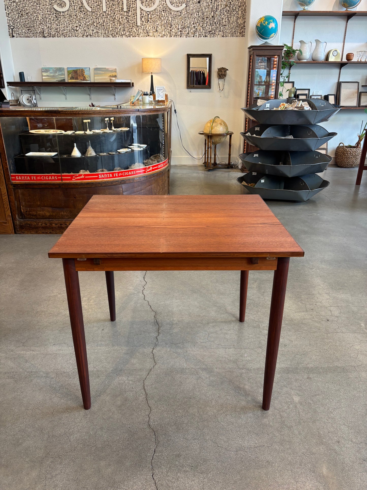 Oval Drop-Leaf Dining Table