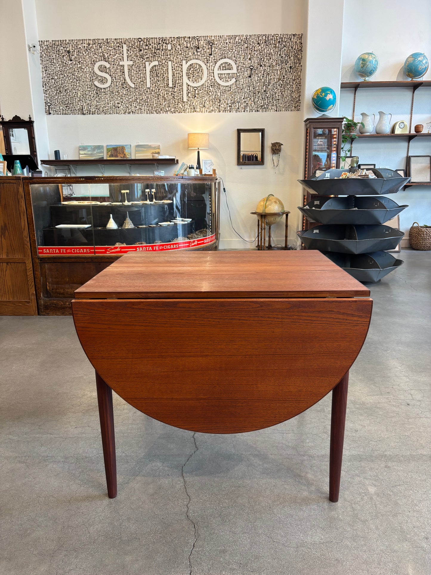 Oval Drop-Leaf Dining Table