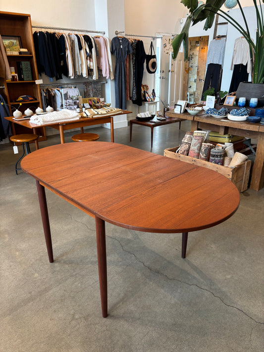 Oval Drop-Leaf Dining Table