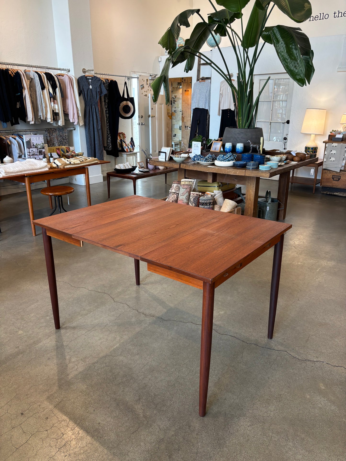 Oval Drop-Leaf Dining Table