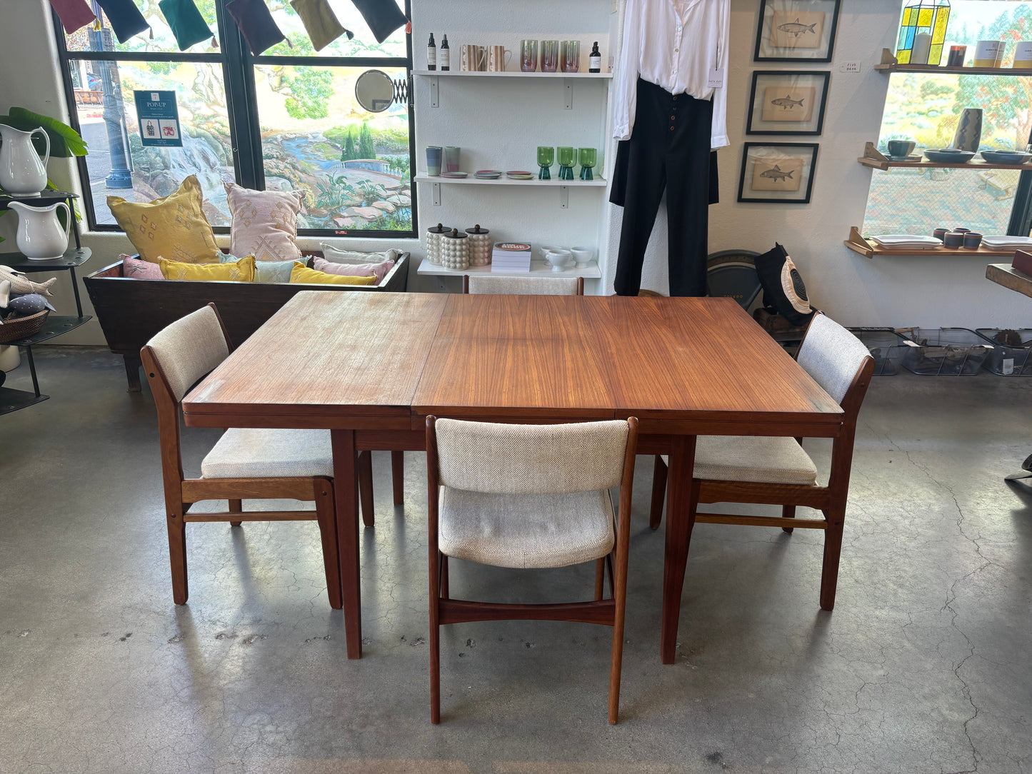 Butterfly Leaf Dining Table