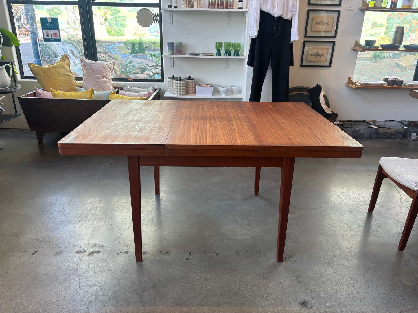 Butterfly Leaf Dining Table