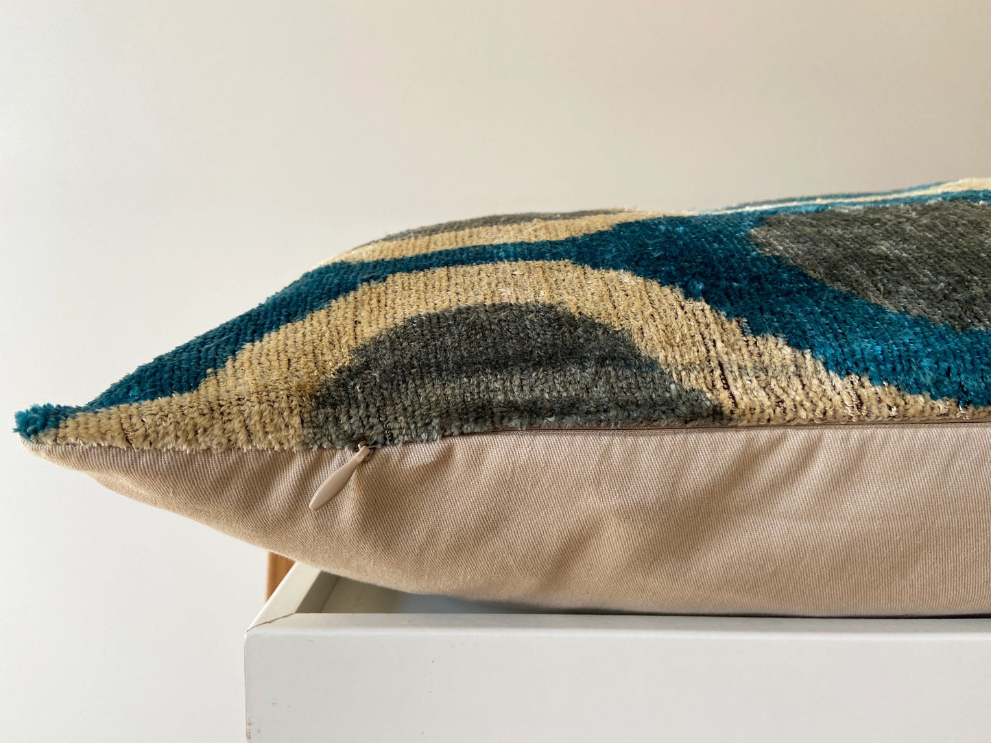 Cover Blue/Cream/Grey Circles Ikat Velvet Silk Pillow