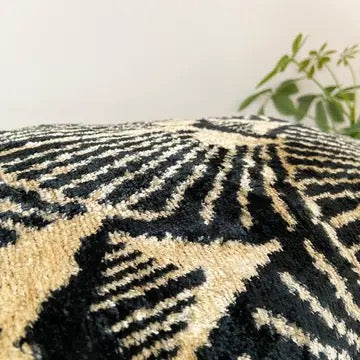 Cover Black Fan Ikat Velvet Silk Pillow